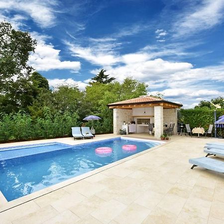 Apartments House Anna For Max 13 Persons In Porec, Pet Friendly Exterior photo